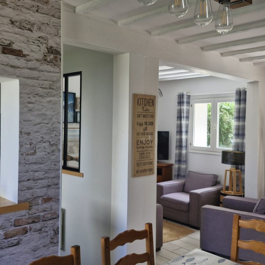 salle à manger 7 gîte 2